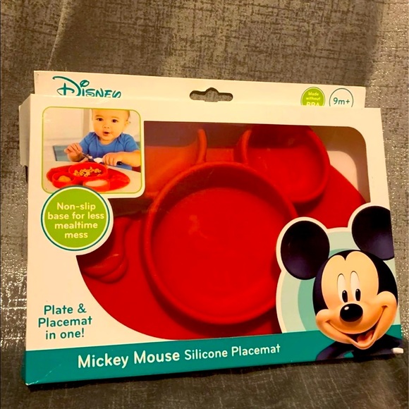 ❣️SOLD❣️Mickey Mouse Silicone Place mat & Plate
